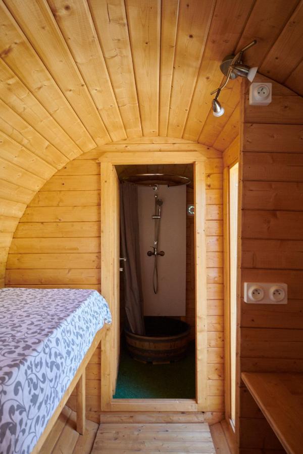 Les Tonneaux Bourguignons Du Carre Saint Pierre Hotel Marey-les-Fussey ภายนอก รูปภาพ